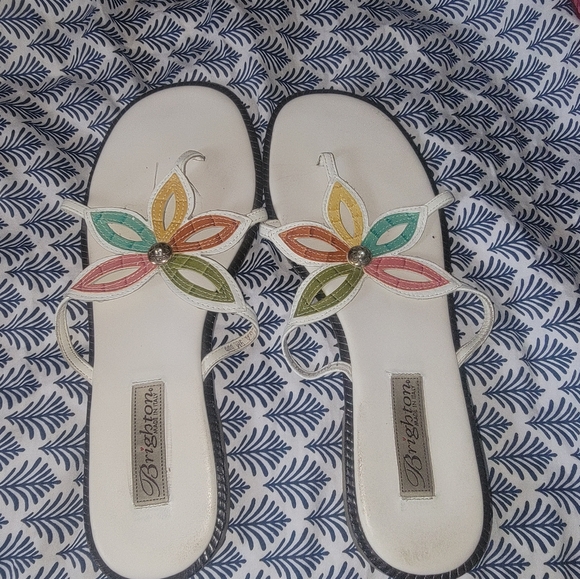 Brighton sz 9M Omega Misses Flip flop sandals Multi color flower with silver - Picture 5 of 7